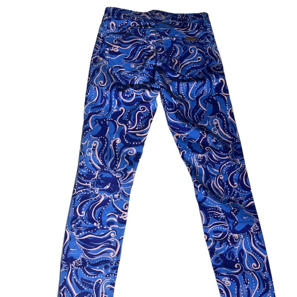 Lilly Pulitzer skinny jeans in size 00. Blue and white with gold hardware - Picture 16 of 16